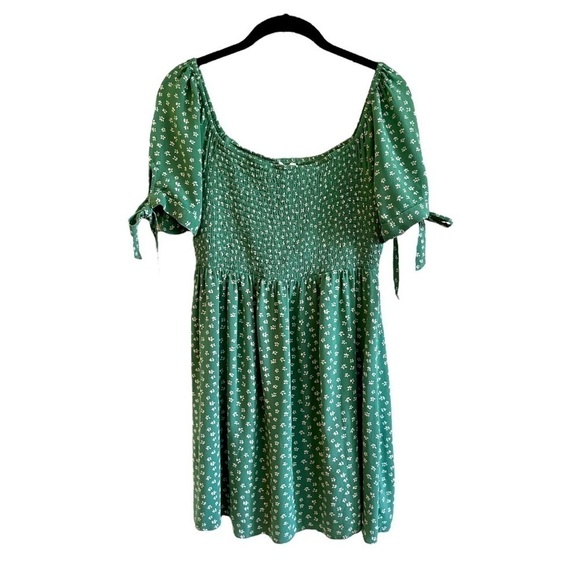 AMERICAN EAGLE, NWOT, GREEN PRINT MINI DRESS WITH SMOCKED TOP & FULL SKIRT.SIZEM - Picture 4 of 8